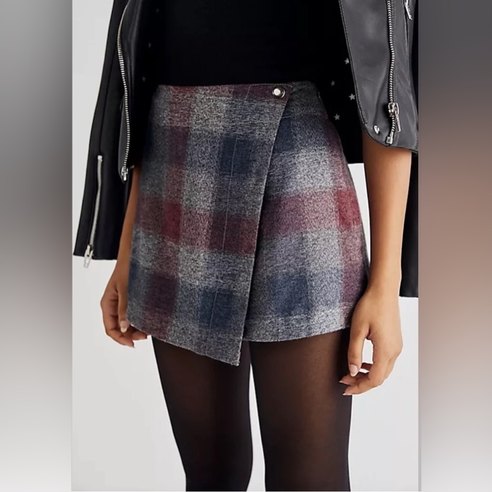 4 Free People Emmy Mini Menswear Skort in Prep Combo